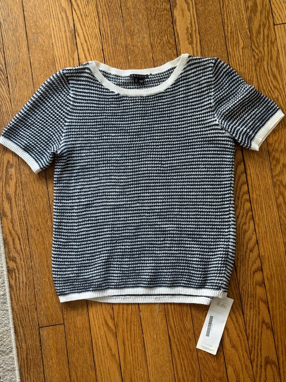Theory Navy & White Short Sleeve Knit Top - Size Medium
